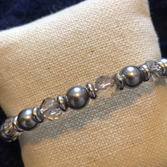Silver colored beaded bangle - Picture 3 of 3